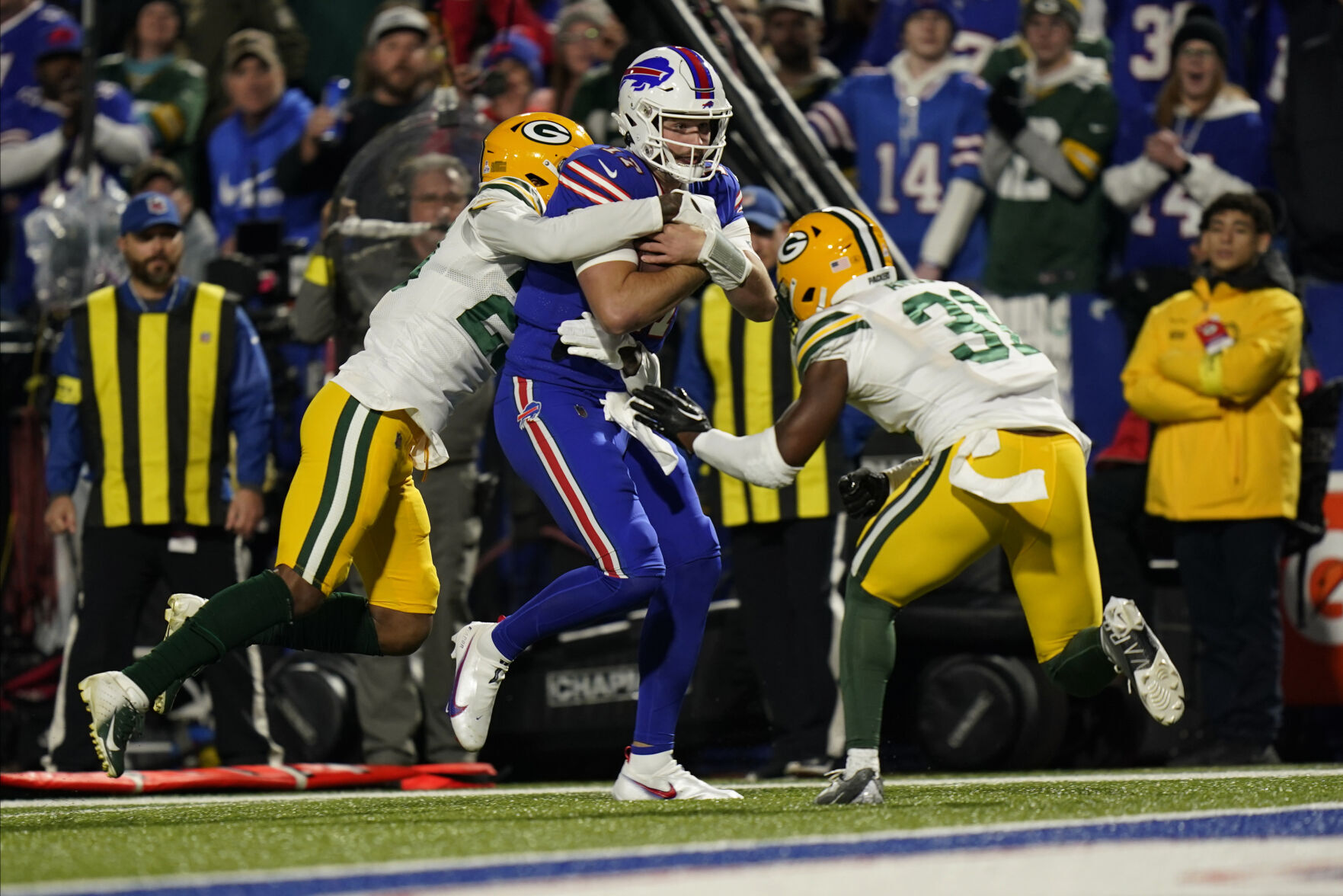 Packers Bills Football